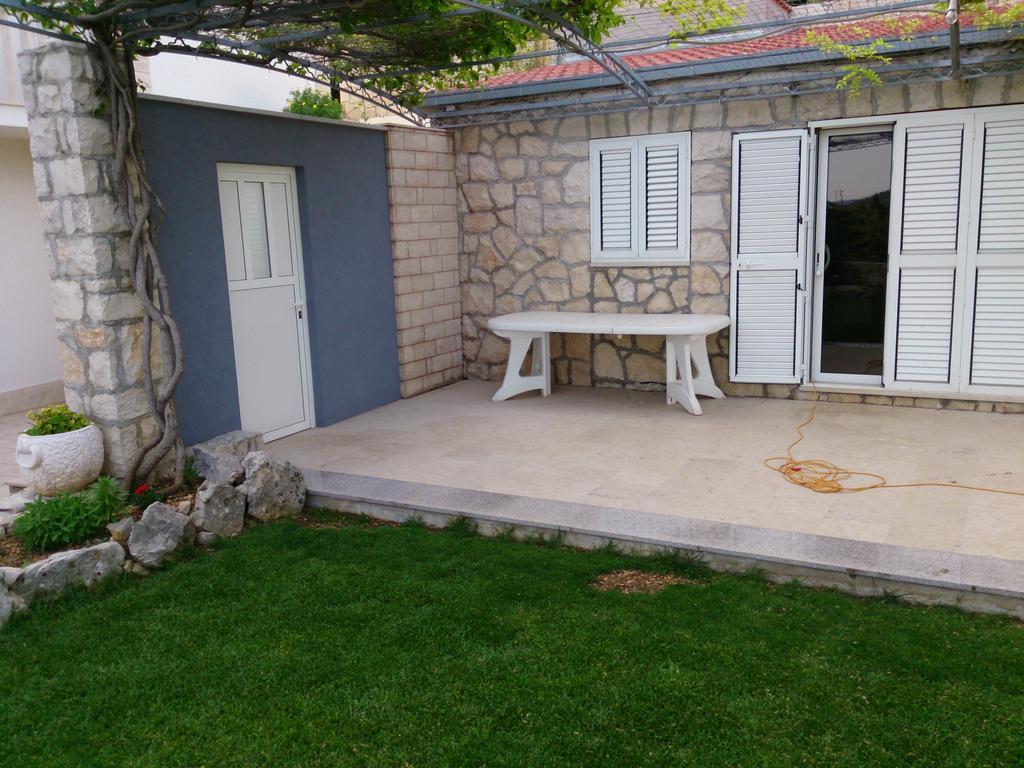 סגט ווראנייצה Apartments Meri מראה חיצוני תמונה