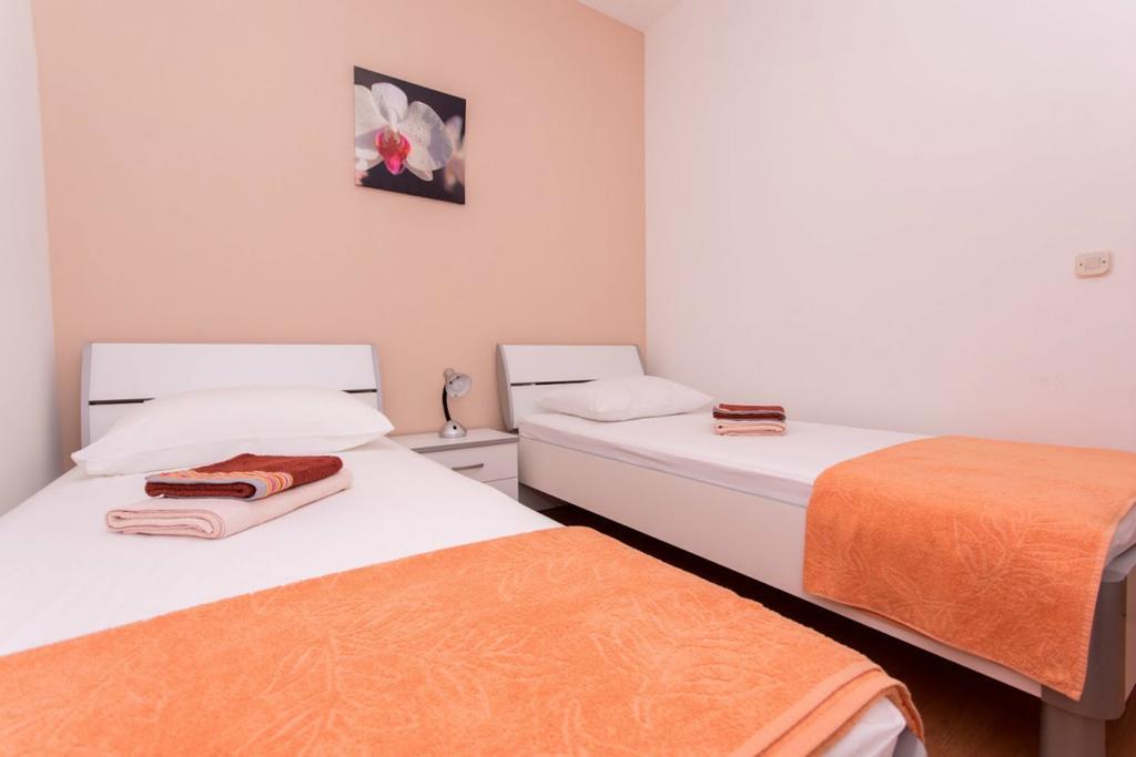 סגט ווראנייצה Apartments Meri מראה חיצוני תמונה