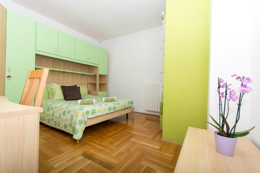 סגט ווראנייצה Apartments Meri מראה חיצוני תמונה