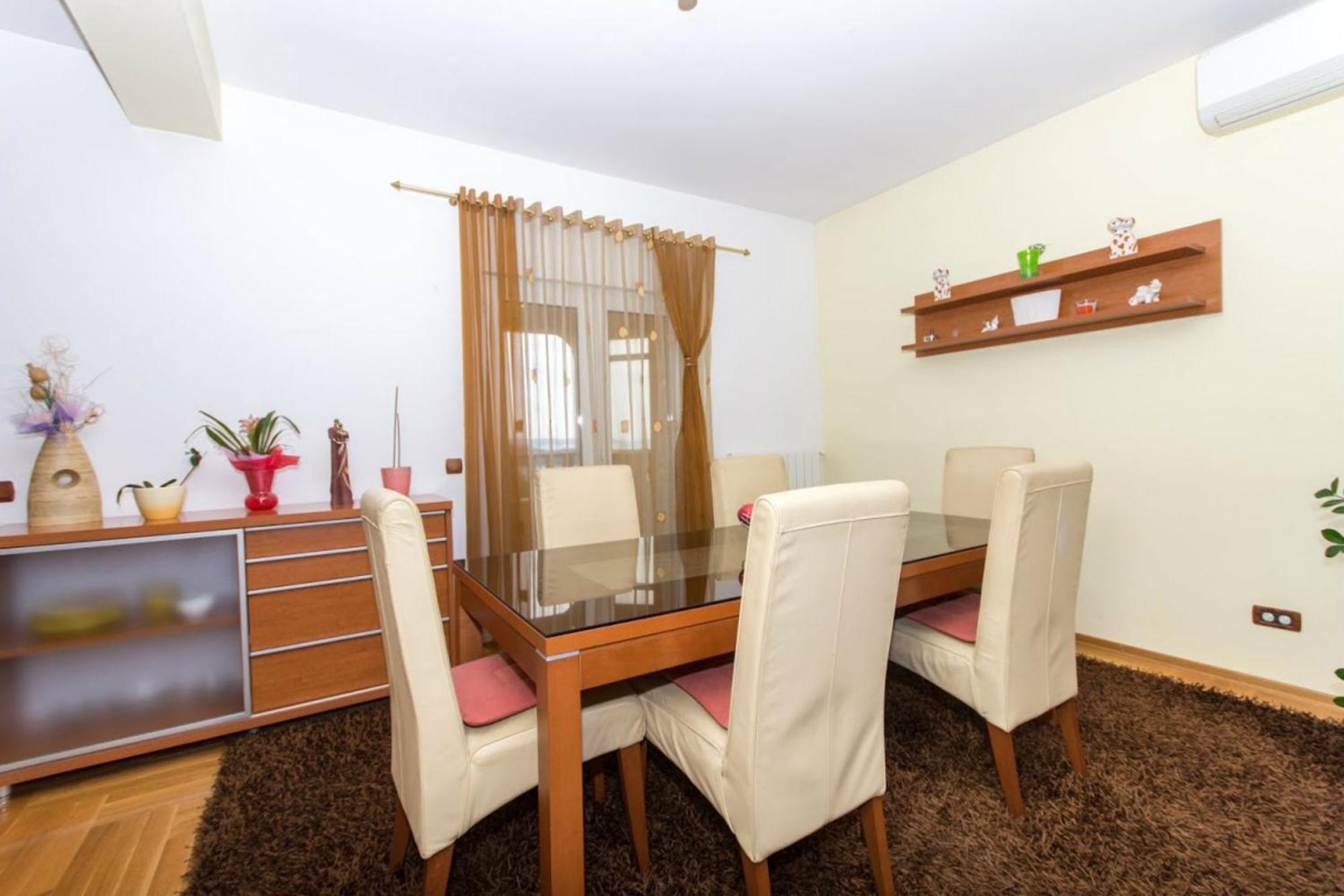 סגט ווראנייצה Apartments Meri מראה חיצוני תמונה