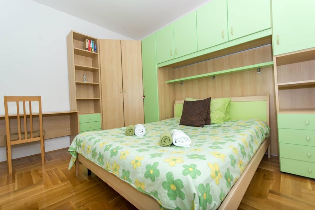 סגט ווראנייצה Apartments Meri מראה חיצוני תמונה
