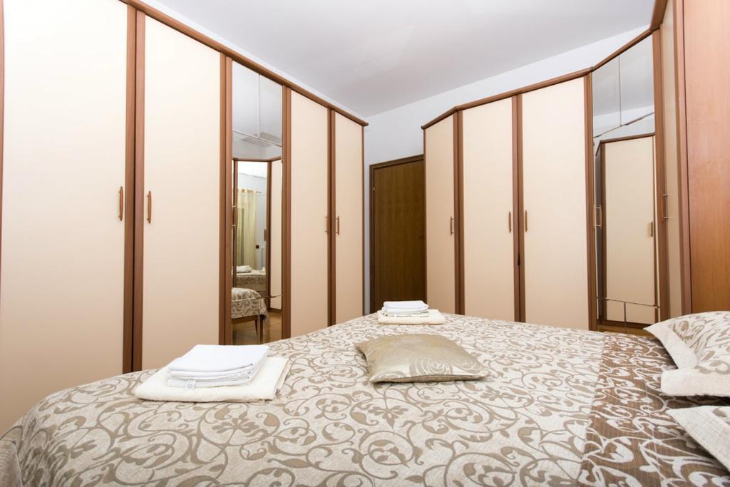 סגט ווראנייצה Apartments Meri מראה חיצוני תמונה