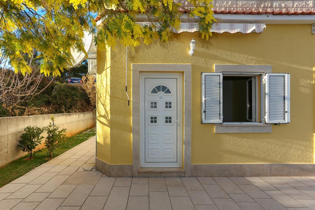 סגט ווראנייצה Apartments Meri מראה חיצוני תמונה