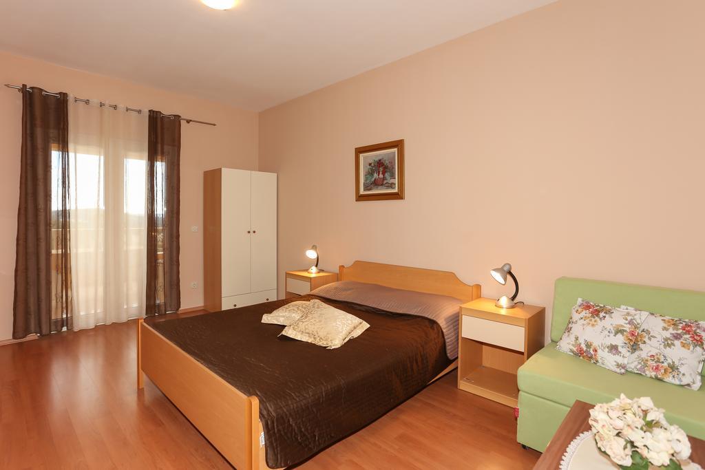 סגט ווראנייצה Apartments Meri מראה חיצוני תמונה
