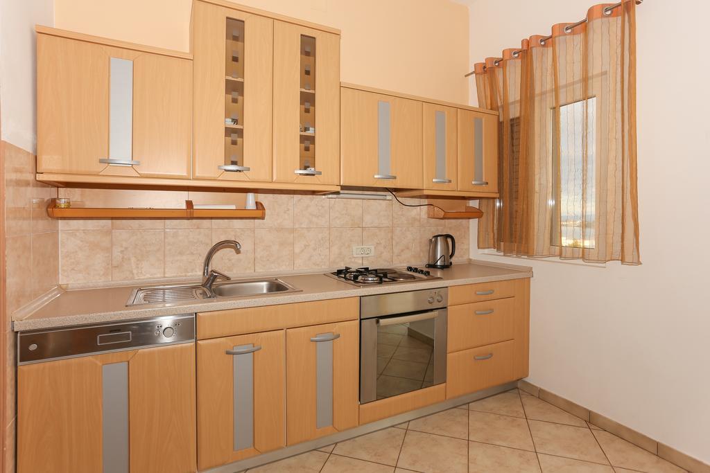 סגט ווראנייצה Apartments Meri מראה חיצוני תמונה