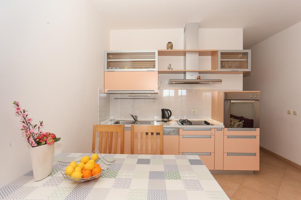 סגט ווראנייצה Apartments Meri מראה חיצוני תמונה