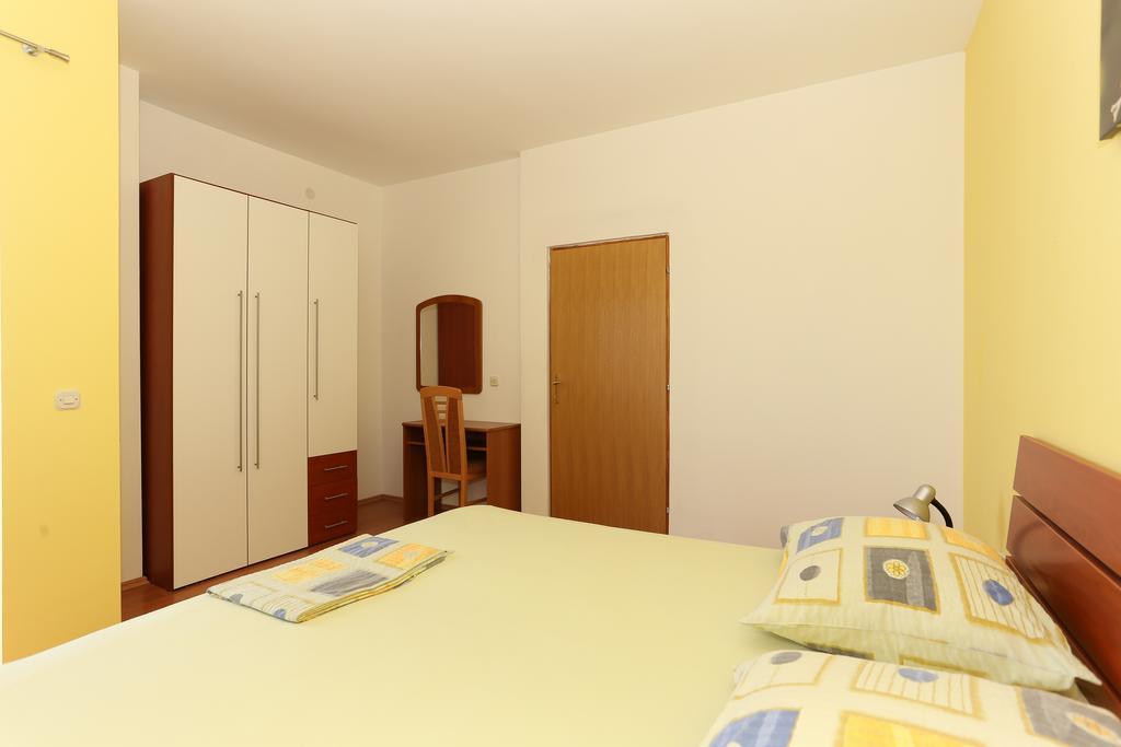 סגט ווראנייצה Apartments Meri מראה חיצוני תמונה